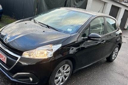 Peugeot 208 91.000 km 7.870 &euro; Mönchengladbach 41199
