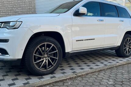 Jeep Grand Cherokee 52.500 km 28.000 &euro; Niederzier 52382