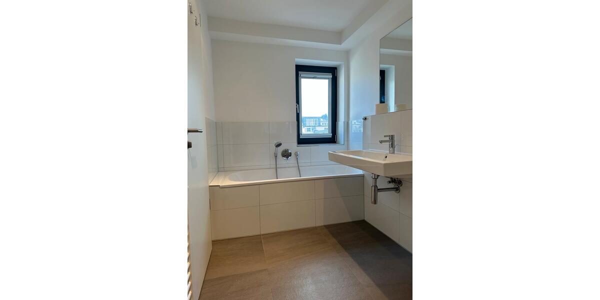 Etagenwohnung Düsseldorf Stadtbezirk 5 - 4 Zimmer, 112 m&sup2;, 2.200&euro; | Angebot:25865885