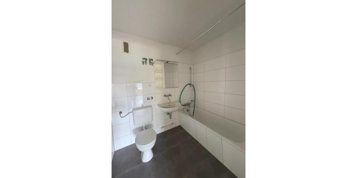 Etagenwohnung Ratingen Tiefenbroich - 2 Zimmer, 65 m&sup2;, 739&euro; | Angebot:26721205