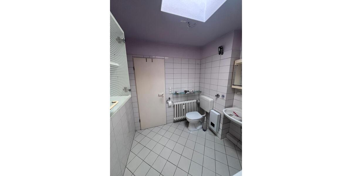 Dachgeschoßwohnung Düsseldorf Stadtbezirk 9 - 2 Zimmer, 54 m&sup2;, 950&euro; | Angebot:25714491