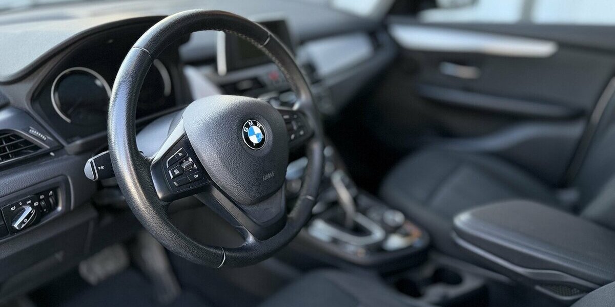 BMW 218 Active Tourer Automatik / PANO / LED / 1.Hd 65.000 km 15.900 &euro; Mönchengladbach 41066