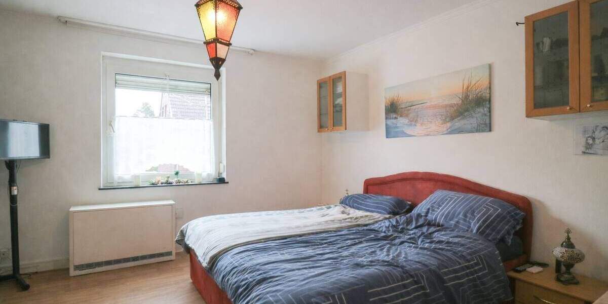 Mehrfamilienhaus, Wohnhaus Dormagen Dormagen-Mitte - 7 Zimmer, 147 m&sup2;, 330.000&euro; | Angebot:25689676