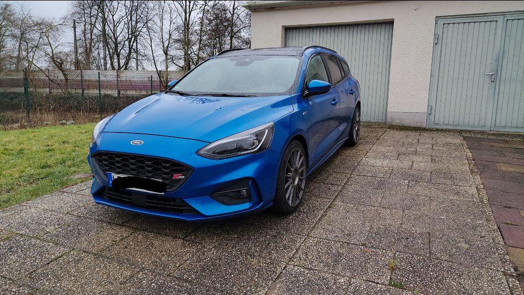 Ford Focus 64.000 km 18.990 &euro; Leverkusen 51377