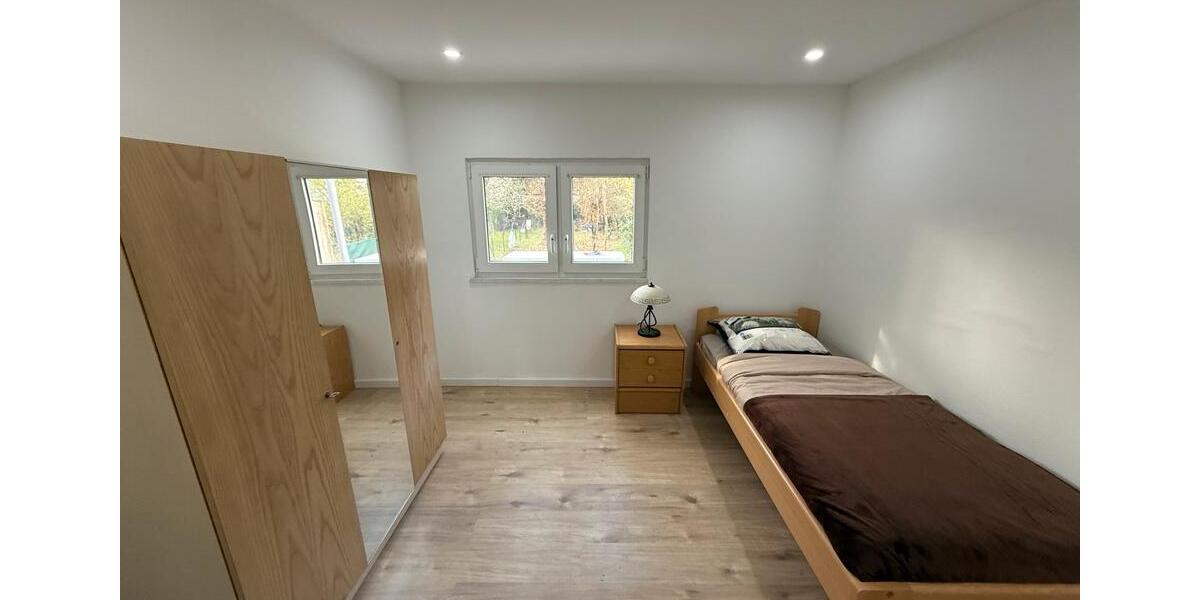 Hochparterre Düsseldorf Stadtbezirk 9 - 3 Zimmer, 73 m&sup2;, 2.200&euro; | Angebot:26048875