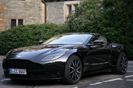 Aston Martin DB11 29.545 km 119.000 &euro; Düsseldorf 40545