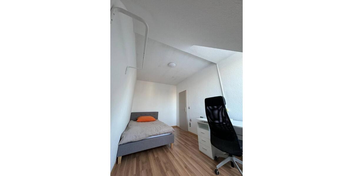 Dachgeschoßwohnung Düsseldorf Stadtbezirk 8 - 1 Zimmer, 9 m&sup2;, 525&euro; | Angebot:25840820