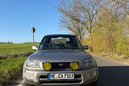 Toyota RAV 4 178.000 km 2.900 &euro; Ratingen 40883