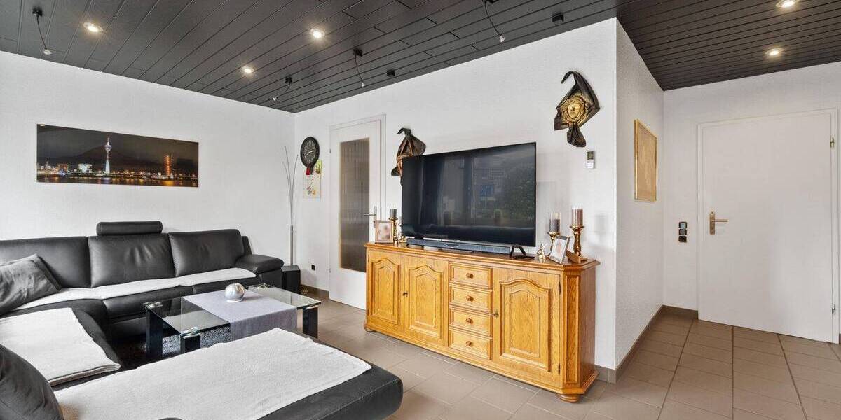 Etagenwohnung Düsseldorf Lierenfeld - 3 Zimmer, 81 m&sup2;, 279.000&euro; | Angebot:26260957