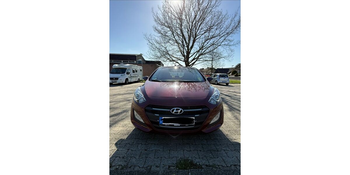 Hyundai i30 142.000 km 8.390 &euro; Hückelhoven 41836