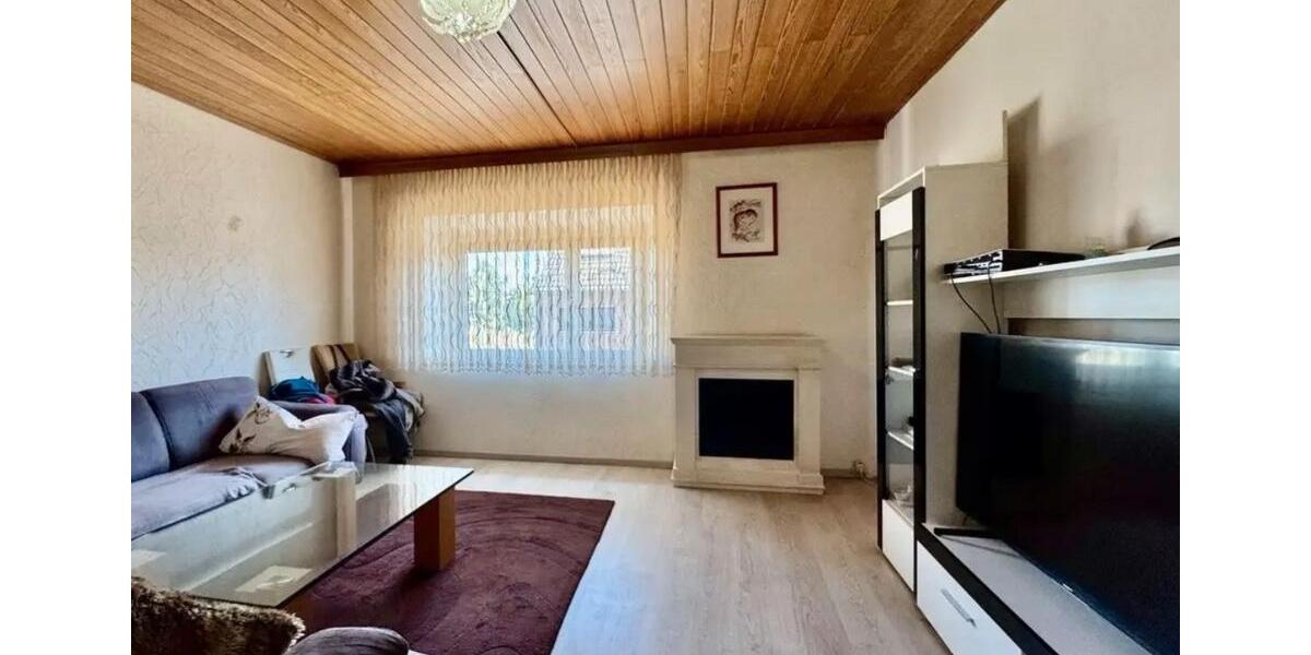 Reihenhaus Grevenbroich Neuenhausen - 8 Zimmer, 180 m&sup2;, 275.000&euro; | Angebot:26227521