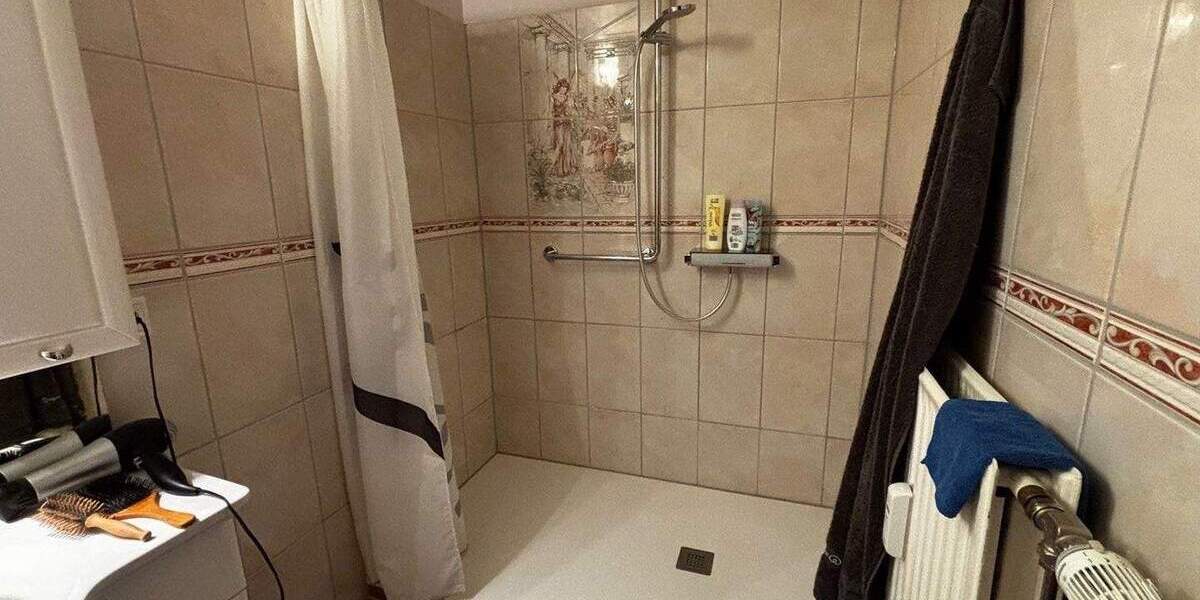 Etagenwohnung Krefeld Cracau - 3 Zimmer, 95 m&sup2;, 189.000&euro; | Angebot:25741183